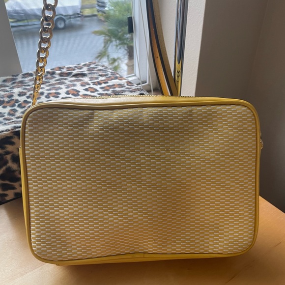 Michael Kors Crossbody in Yellow and White - Picture 11 of 17